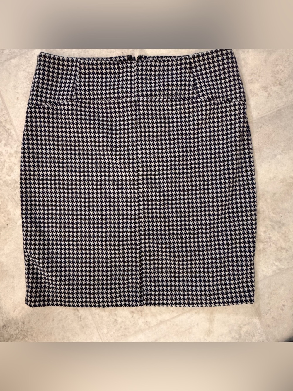 New York & Company Black and White Houndstooth Knit Pencil Skirt, sz 14 stretch